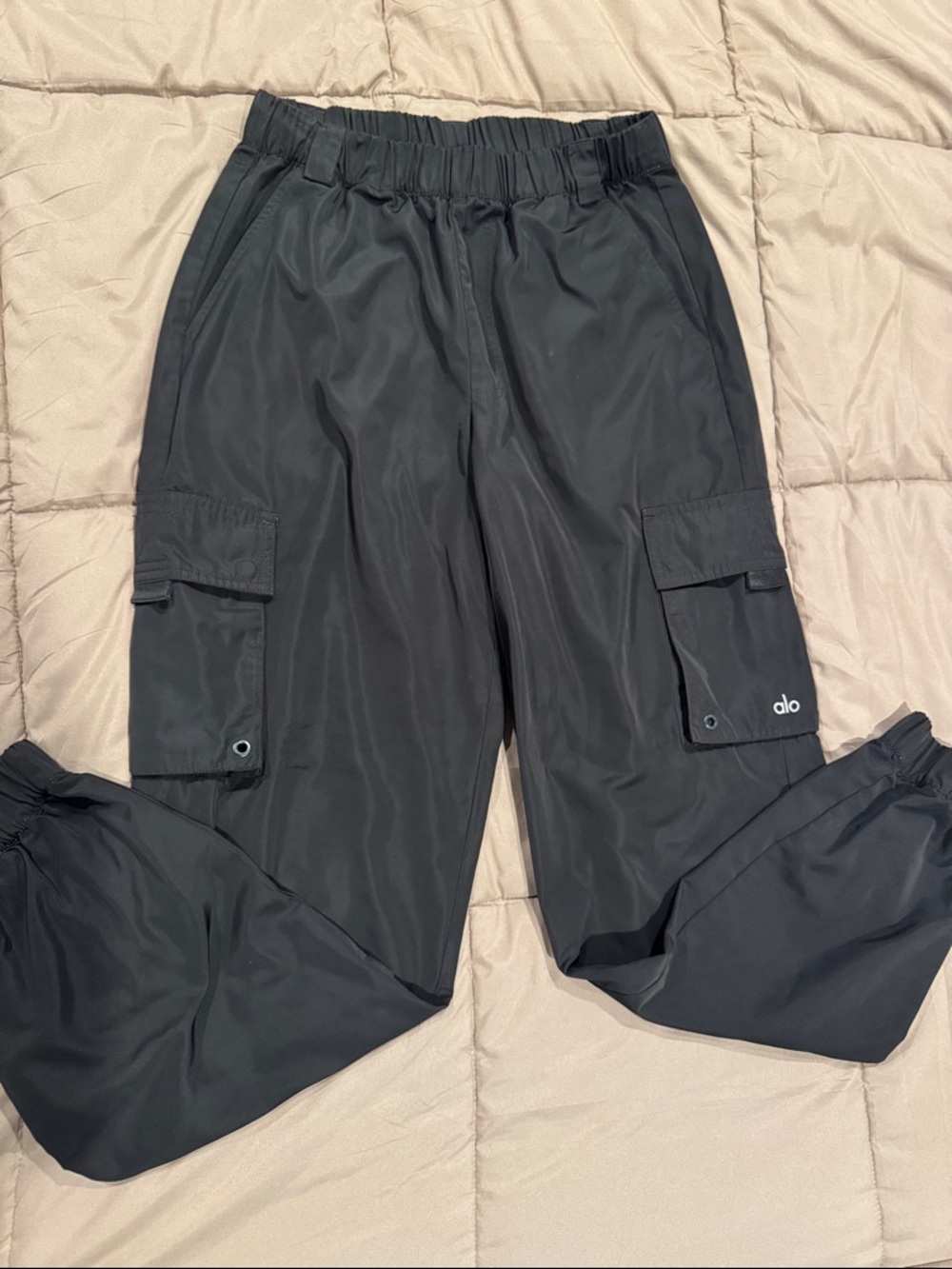 ALO Yoga Cargo Pants with Utility Pockets